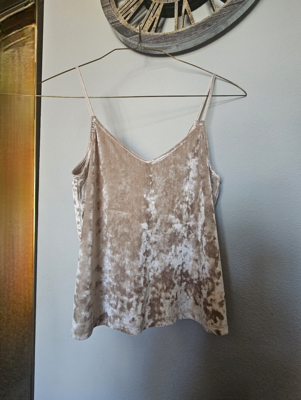 Great used condition! Super soft and luxurious feeling. Open to offers and bund